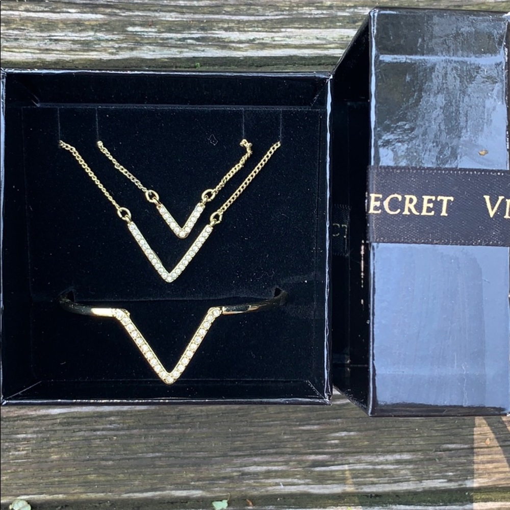 Victoria Secret Necklace and Bracelet Set